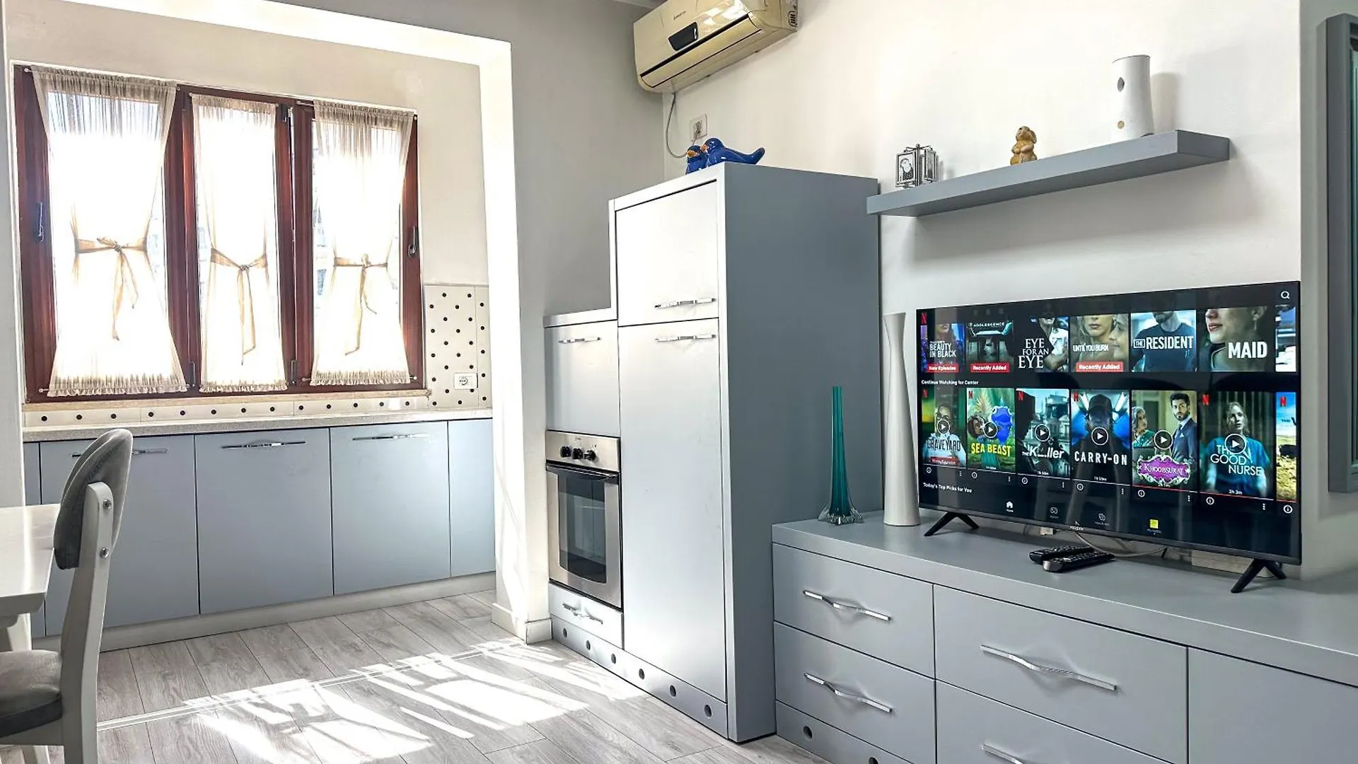 City Center 2Br Apartment Tirana 0*,