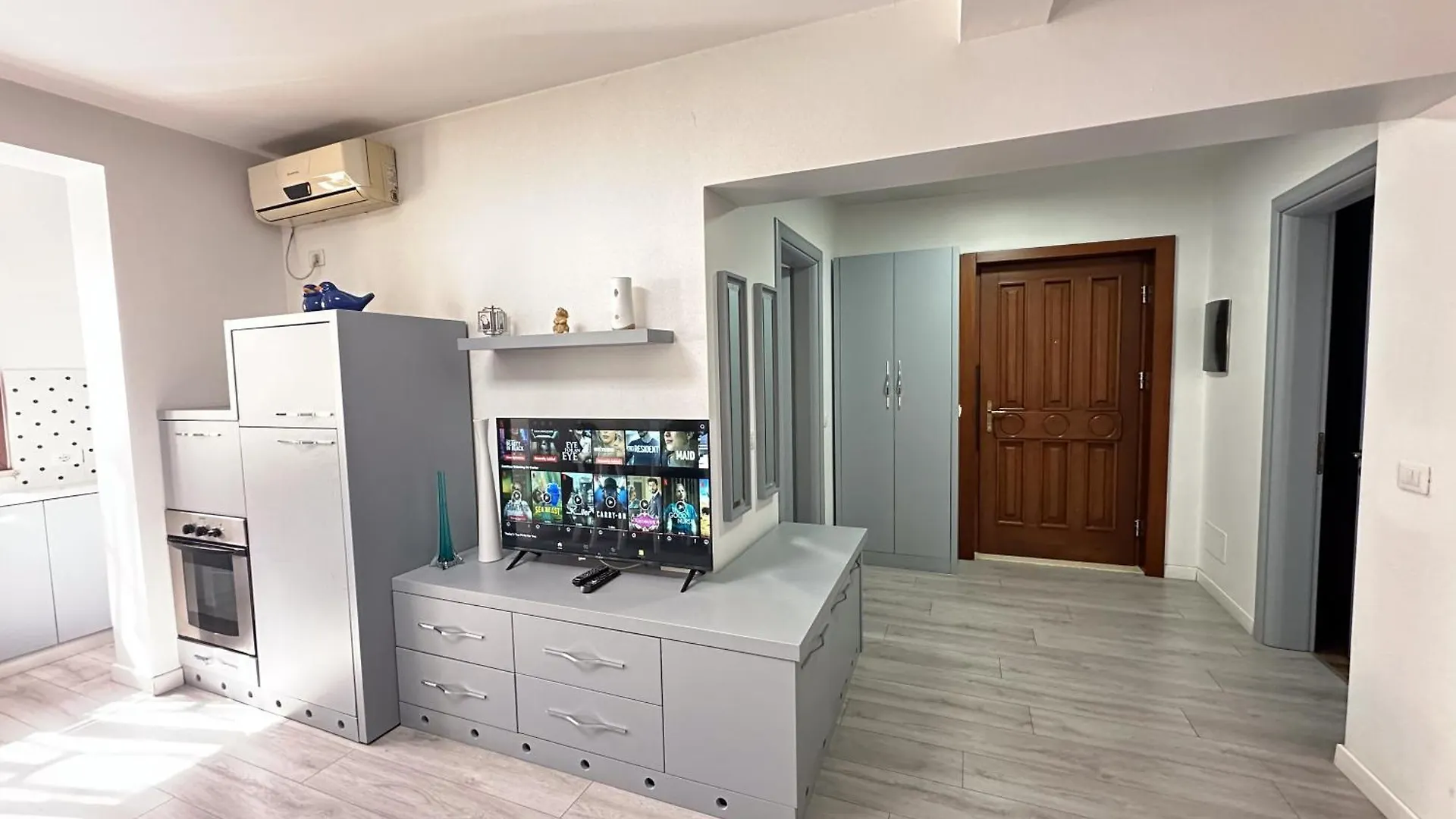 City Center 2Br Apartment Tirana 0*,  Albania